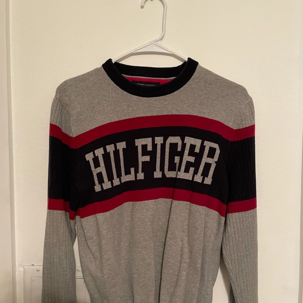Tommy sweater